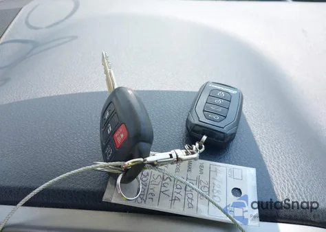 2016 Toyota Rav4 Xle z USA, uszkodzony, nr VIN 2T3RFREV6GW472806